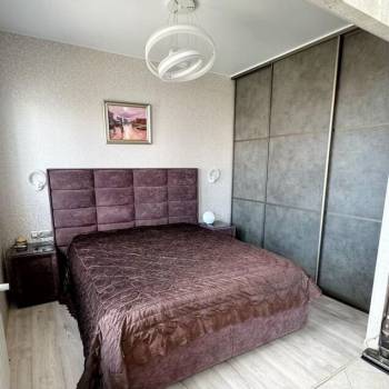 Продается 1-комнатная квартира, 50 м²
