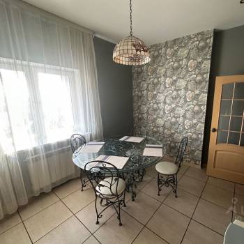 Сдается Многокомнатная квартира, 156 м²