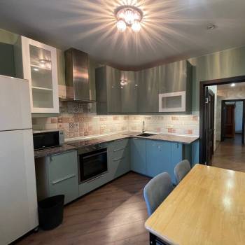 Сдается 2-х комнатная квартира, 65 м²