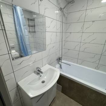 Сдается 2-х комнатная квартира, 64 м²