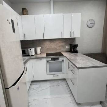 Продается 1-комнатная квартира, 40,4 м²