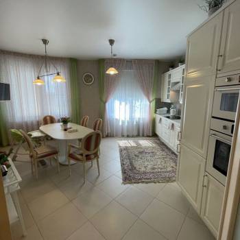 Сдается 2-х комнатная квартира, 70 м²