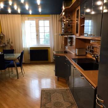 Продается Многокомнатная квартира, 120 м²