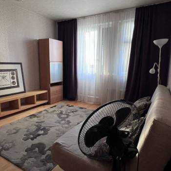 Сдается 1-комнатная квартира, 38 м²
