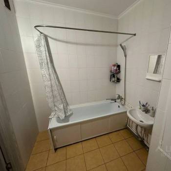 Продается 1-комнатная квартира, 41 м²