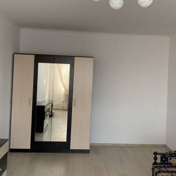 Продается 1-комнатная квартира, 42,5 м²