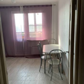 Продается 1-комнатная квартира, 42,5 м²