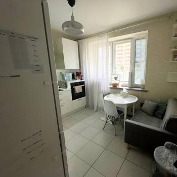 Продается 1-комнатная квартира, 38 м²