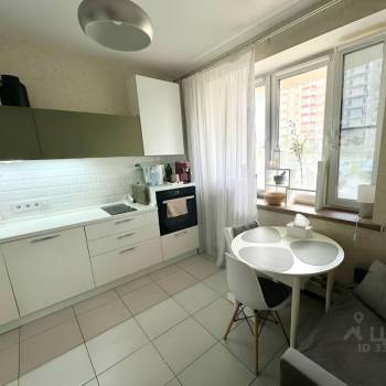 Продается 1-комнатная квартира, 38 м²