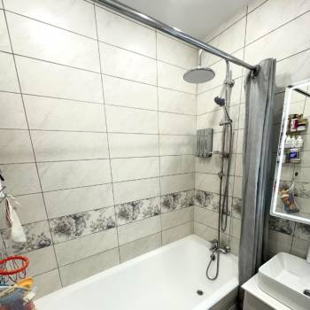 Продается 1-комнатная квартира, 38 м²