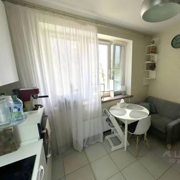 Продается 1-комнатная квартира, 38 м²