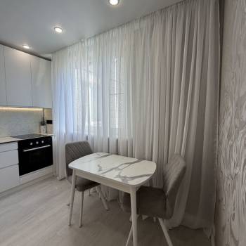 Продается 1-комнатная квартира, 37,3 м²