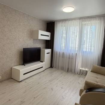 Продается 1-комнатная квартира, 37,3 м²