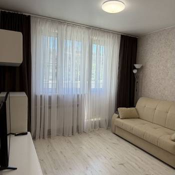 Продается 1-комнатная квартира, 37,3 м²