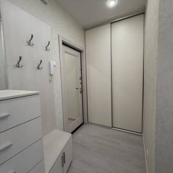 Продается 1-комнатная квартира, 37,3 м²