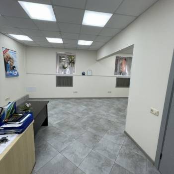 Продается Нежилое помещение, 141 м²