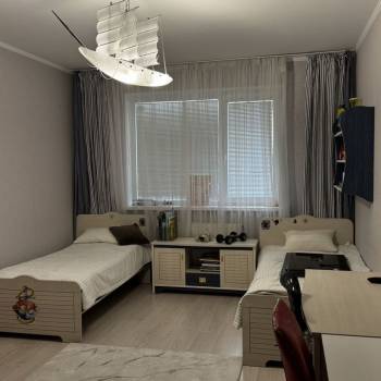 Продается Многокомнатная квартира, 170 м²