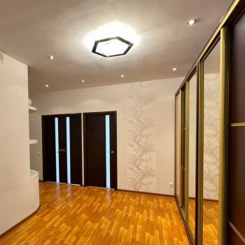 Продается 3-х комнатная квартира, 100 м²