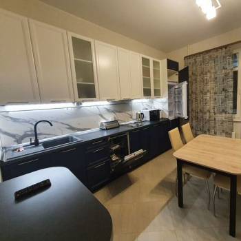 Сдается 1-комнатная квартира, 49 м²