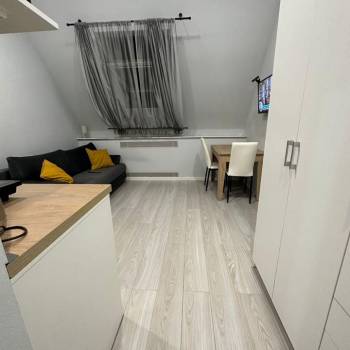 Продается 1-комнатная квартира, 18 м²