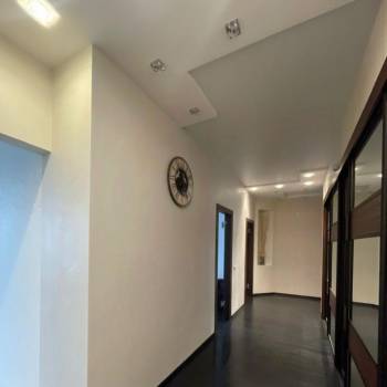 Продается 3-х комнатная квартира, 130 м²