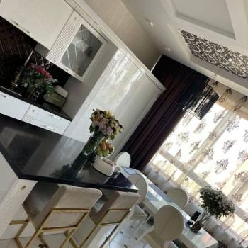 Продается 3-х комнатная квартира, 130 м²