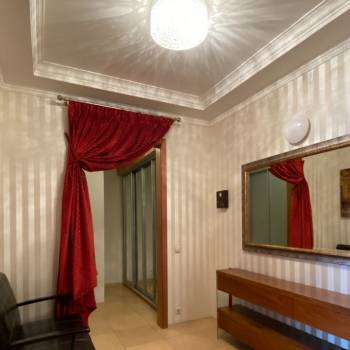 Продается Многокомнатная квартира, 200 м²