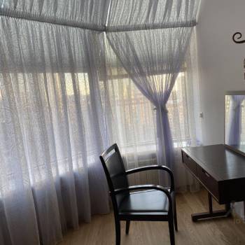 Продается Многокомнатная квартира, 200 м²