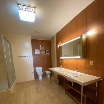 Продается Многокомнатная квартира, 200 м²