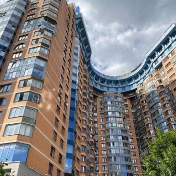 Продается Многокомнатная квартира, 200 м²