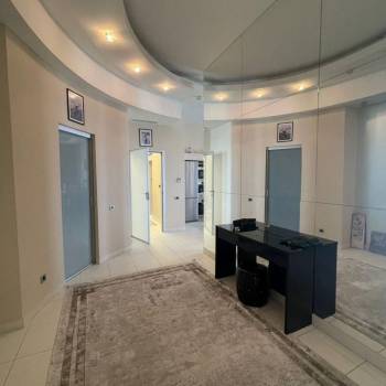 Продается Многокомнатная квартира, 174,5 м²
