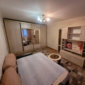 Сдается 1-комнатная квартира, 40 м²