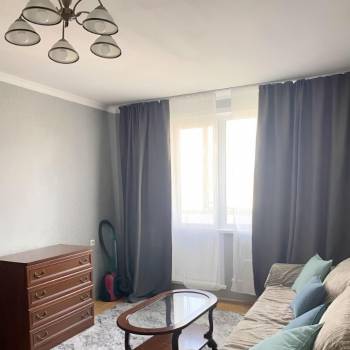 Сдается 1-комнатная квартира, 38 м²