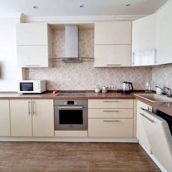 Сдается 1-комнатная квартира, 60 м²