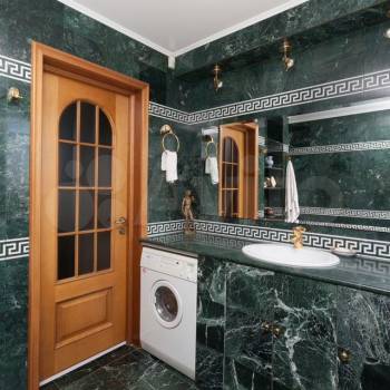 Сдается 2-х комнатная квартира, 105 м²