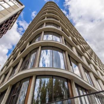 Продается 2-х комнатная квартира, 117,5 м²