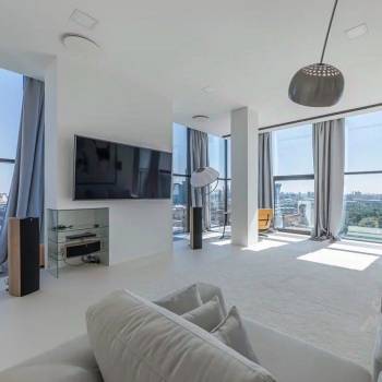 Продается 3-х комнатная квартира, 213,6 м²