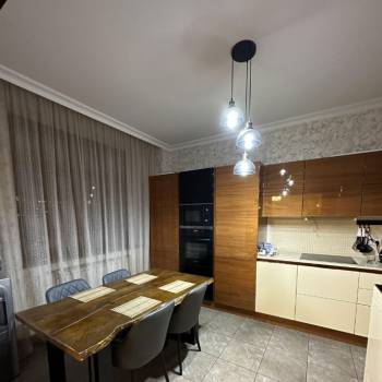 Сдается Многокомнатная квартира, 100 м²