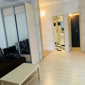 Сдается 1-комнатная квартира, 56 м²