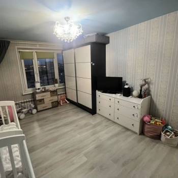 Продается 1-комнатная квартира, 35 м²