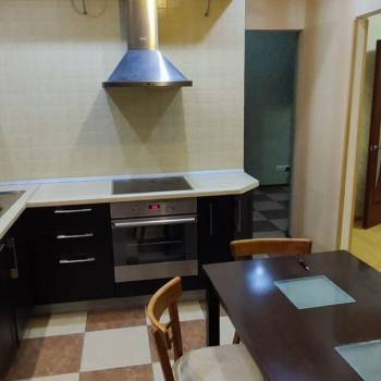 Сдается 2-х комнатная квартира, 87 м²