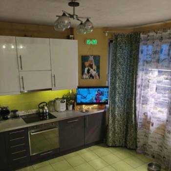 Сдается 2-х комнатная квартира, 90 м²