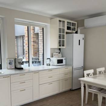 Продается 1-комнатная квартира, 56 м²