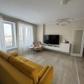 Продается 1-комнатная квартира, 56 м²