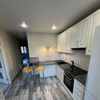 Сдается 2-х комнатная квартира, 60 м²