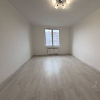 Продается 1-комнатная квартира, 43 м²