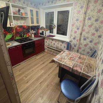Продается Многокомнатная квартира, 63,5 м²