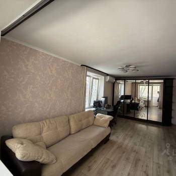 Продается 1-комнатная квартира, 32 м²
