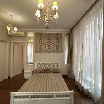 Сдается 1-комнатная квартира, 55 м²
