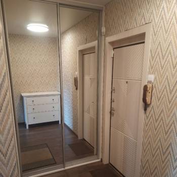 Продается 1-комнатная квартира, 38 м²